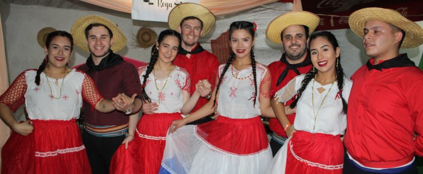 Alumnos realizaron festival folklore “Katupyry Jehechauka Tavarandu Rupive”