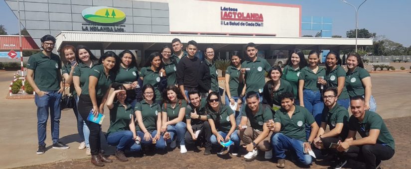 Alumnos de la FCE realizaron visita técnica a la empresa Lactolanda
