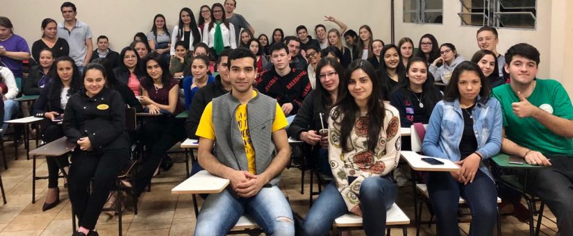 Dirección de Contabilidad realizó reunión con alumnos de la filial de Santa Rita