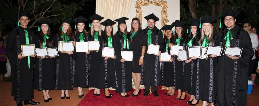 Egresaron nuevos profesionales de la carrera de Contabilidad de la filial de Cruce Itakyry