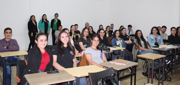 Jueza del área laboral participó de charla dirigida a alumnos de Contabilidad
