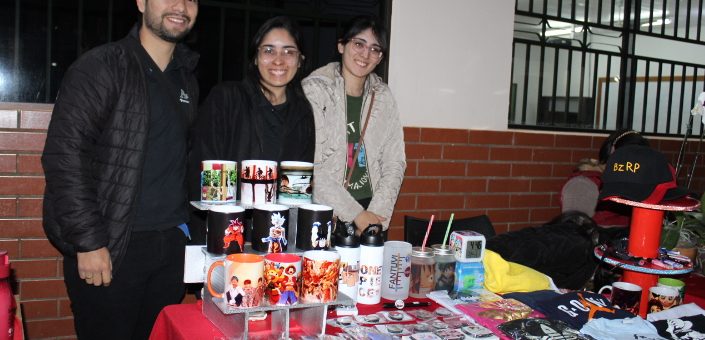 Emprendedores realizaron una miniferia en la FCE