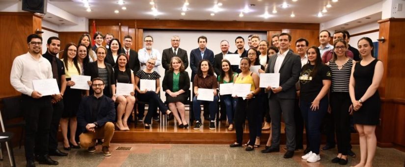 Otorgaron reconocimiento a representantes de la FCE en la JJI de la AGUM
